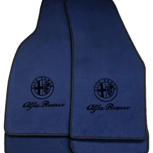 dunkelblaue Velours Fußmatten Logo+Schrift in schwarz für Alfa Romeo Spider 5 + GTV Typ 916 1994-2004 4-teilig Ausverkauf